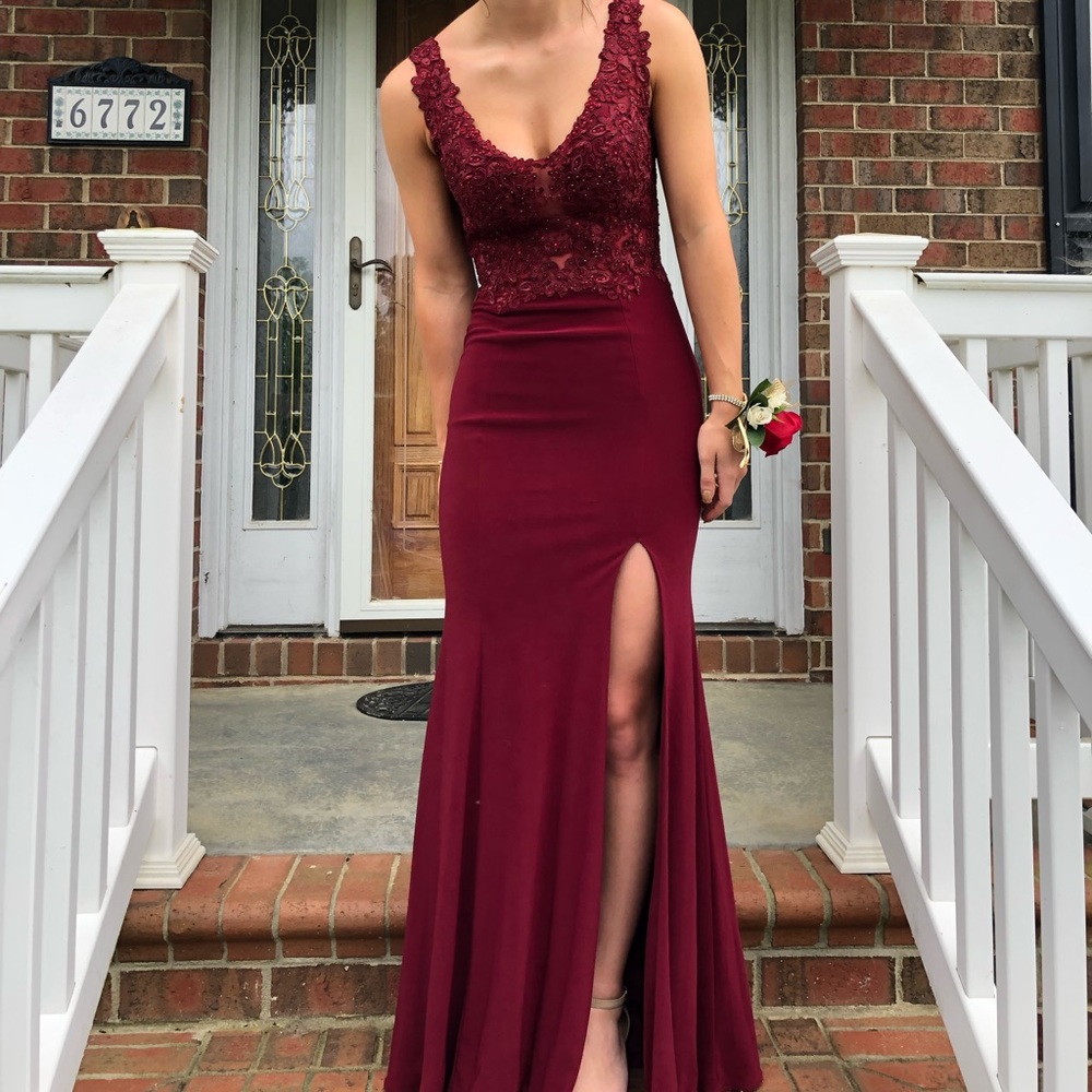 Burgundy Clarisse Prom Dress